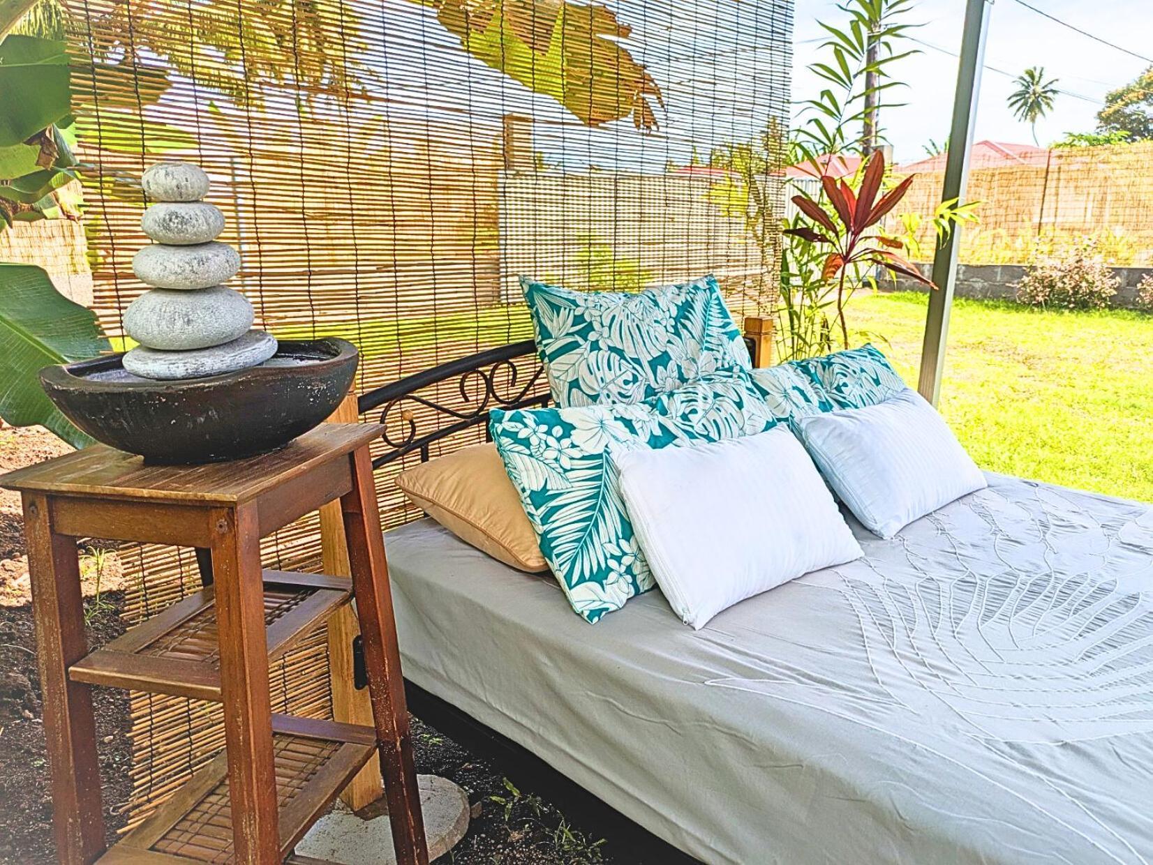 Natura Om Teahupoo Surf Lodge Toanoano Exterior photo