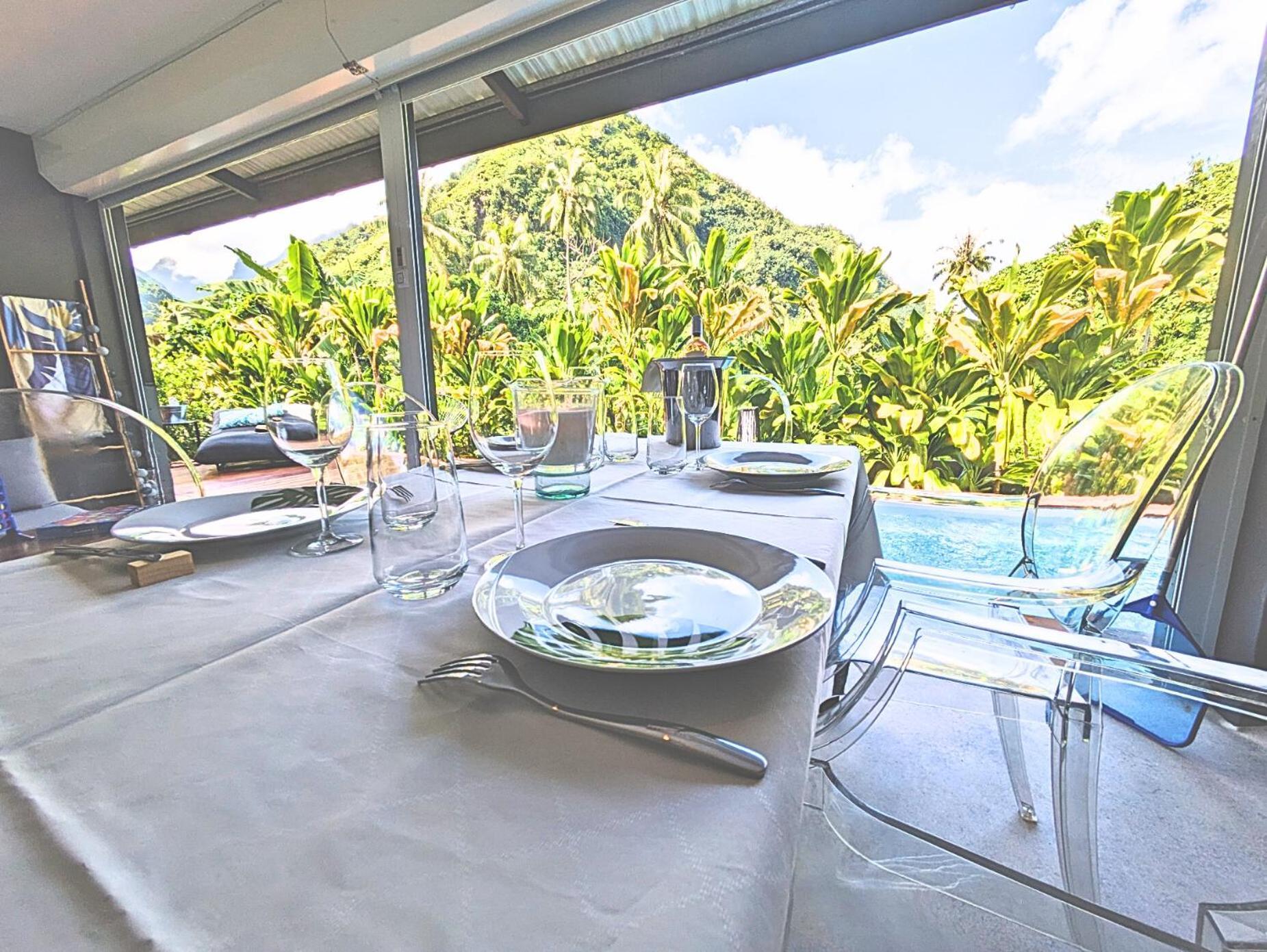Natura Om Teahupoo Surf Lodge Toanoano Exterior photo