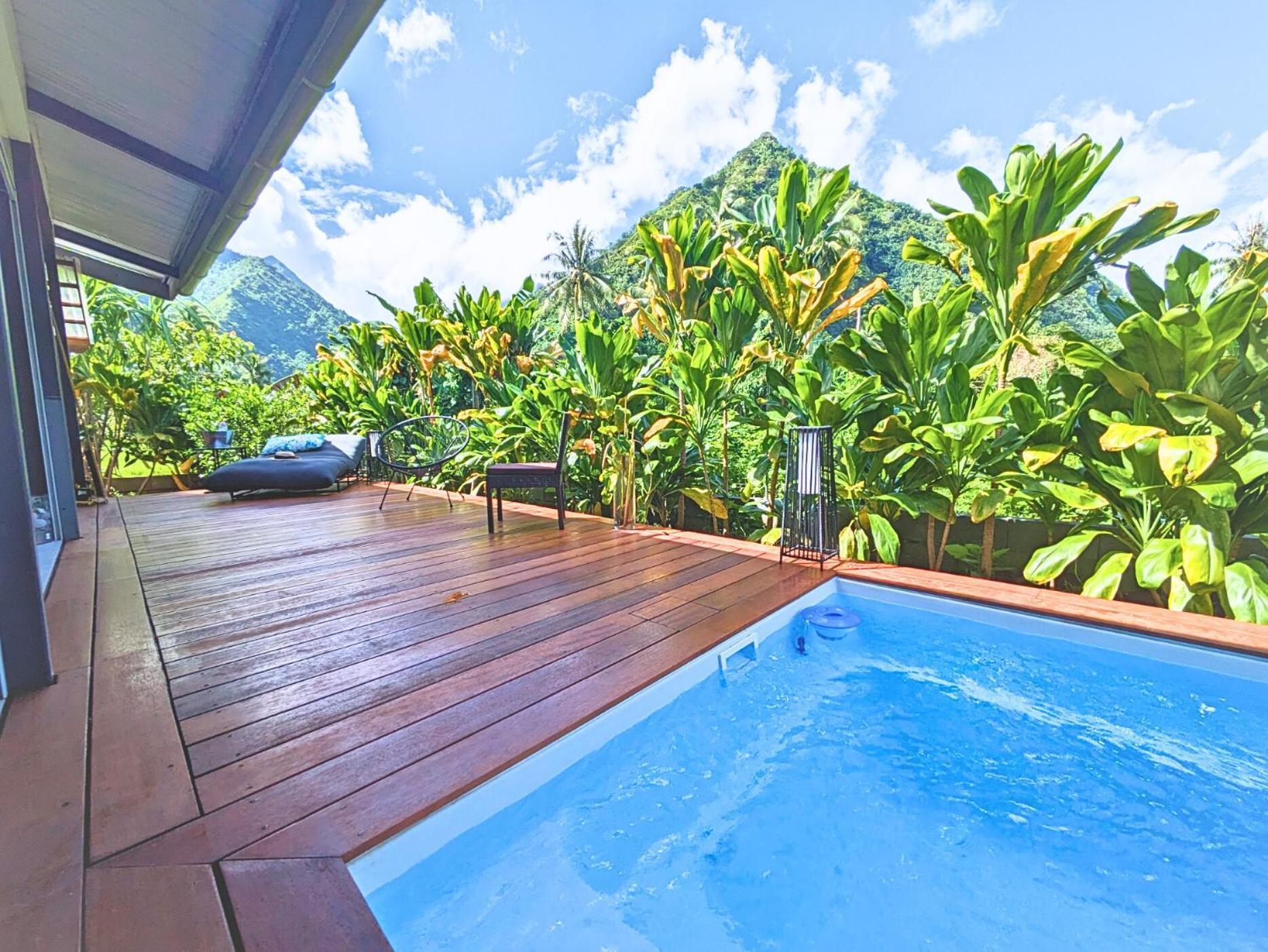 Natura Om Teahupoo Surf Lodge Toanoano Exterior photo